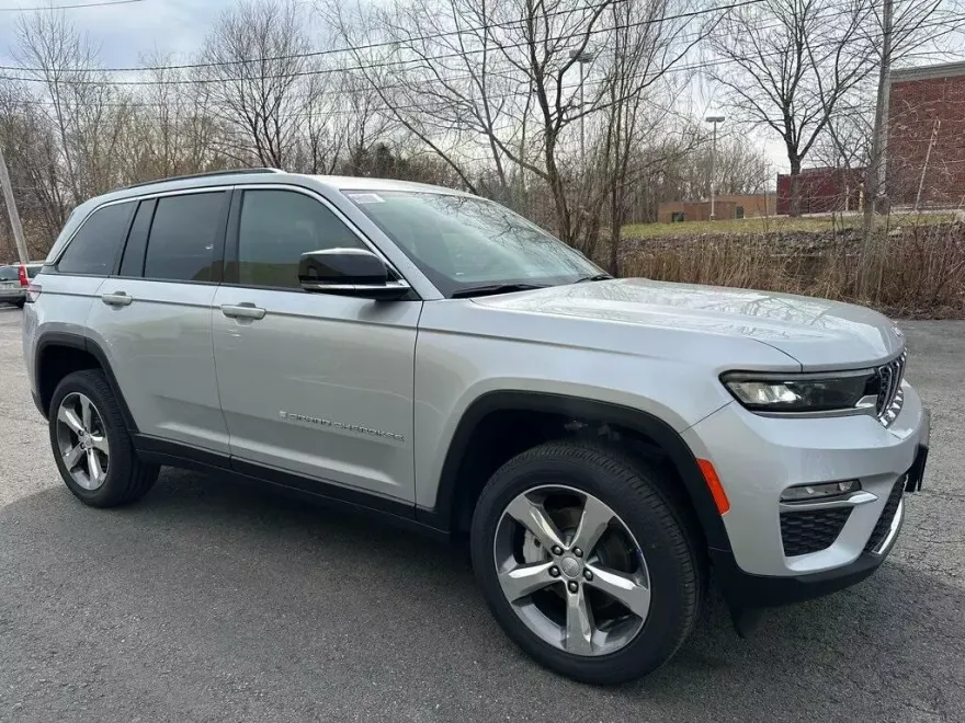 2025 Jeep Grand Cherokee Limited photo 1