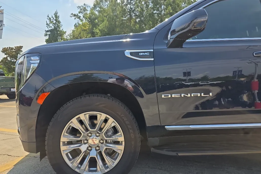 2023 Gmc Yukon Denali photo 1
