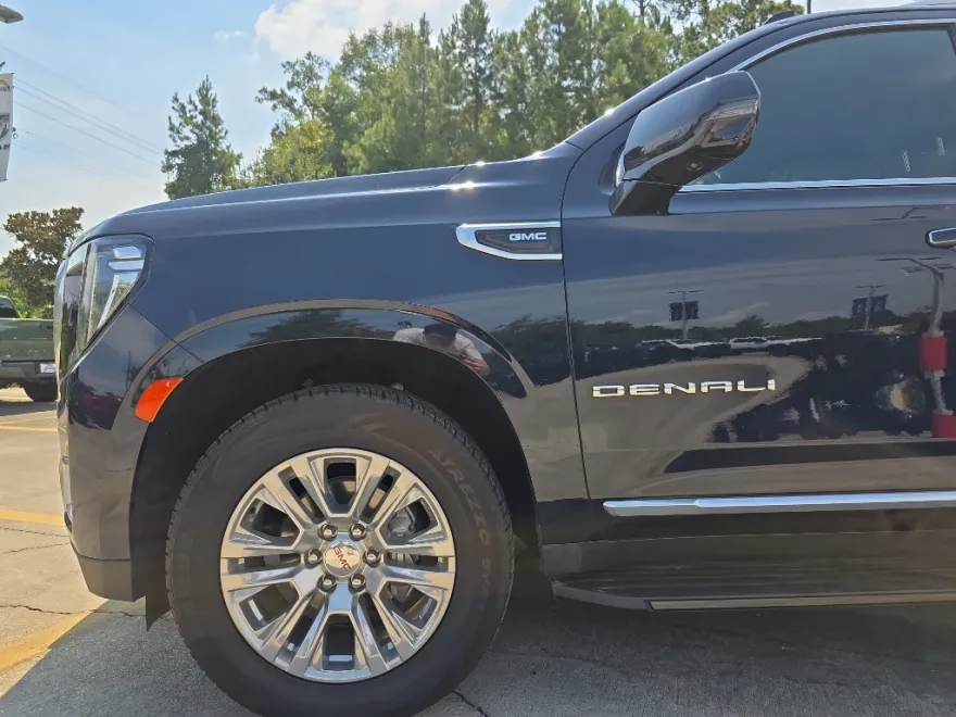 2023 Gmc Yukon Denali photo 1
