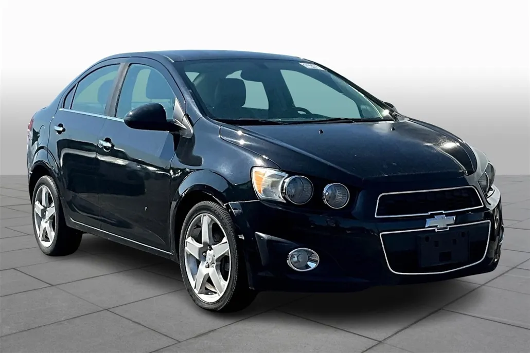 2016 Chevrolet Sonic LTZ photo 1