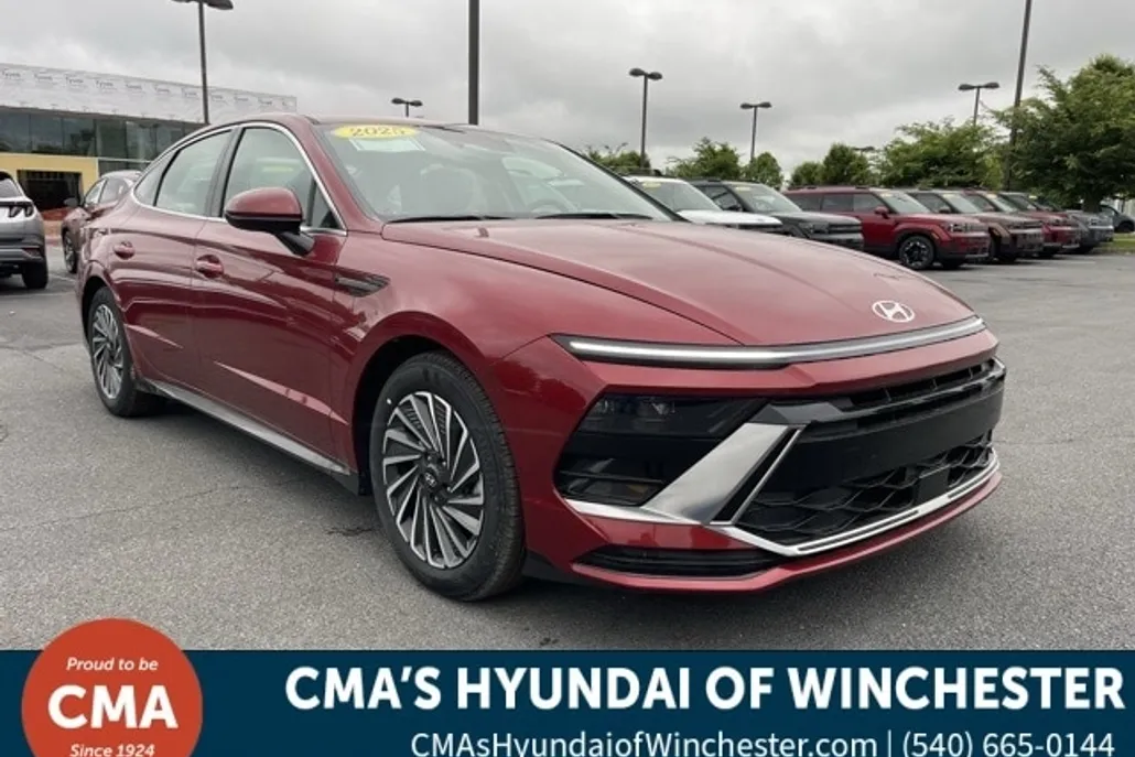 2025 Hyundai Sonata Hybrid SEL photo 1