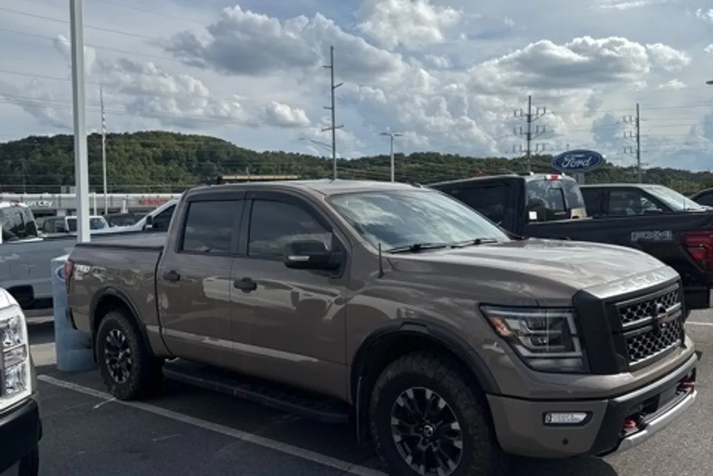 2021 Nissan Titan PRO-4X photo 1