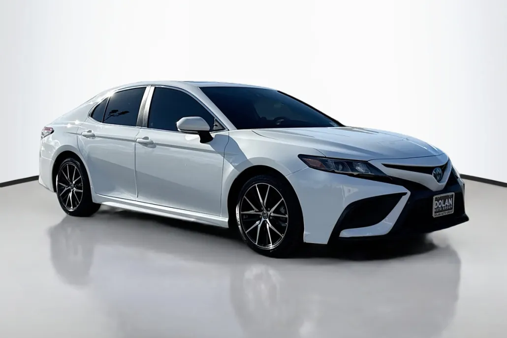 2023 Toyota Camry Hybrid SE photo 1
