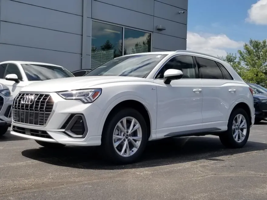 2025 Audi Q3 S line Premium Plus photo 1