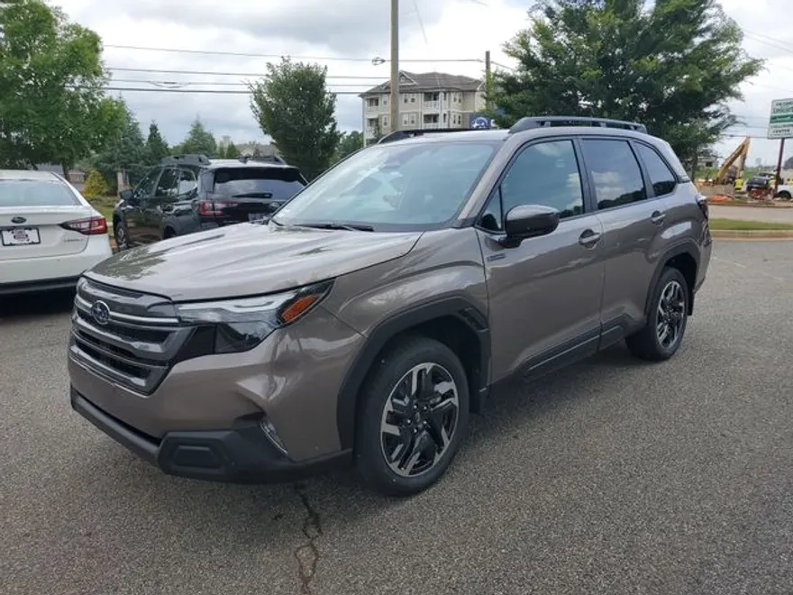 2025 Subaru Forester Premium photo 1