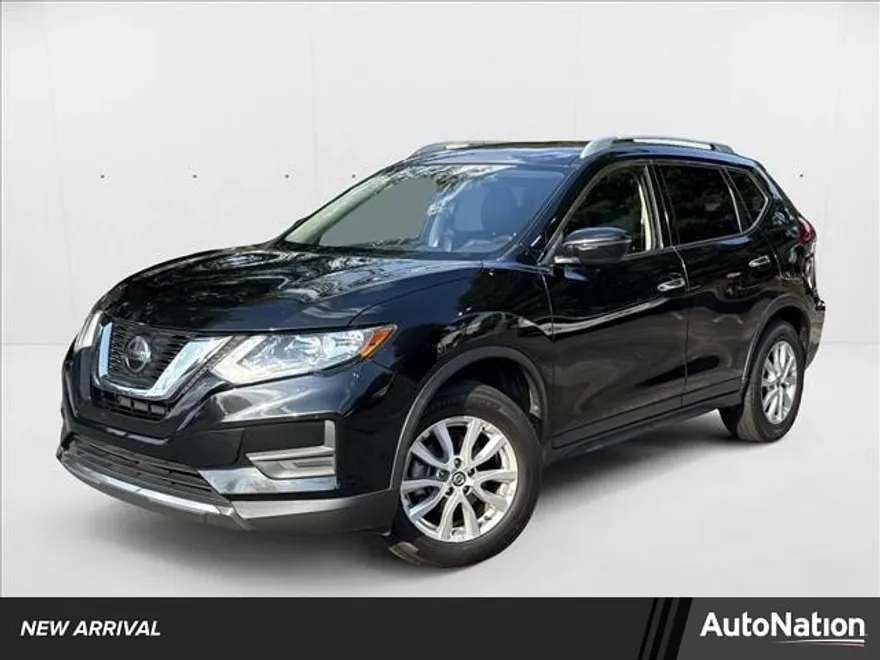 2020 Nissan Rogue SV photo 1