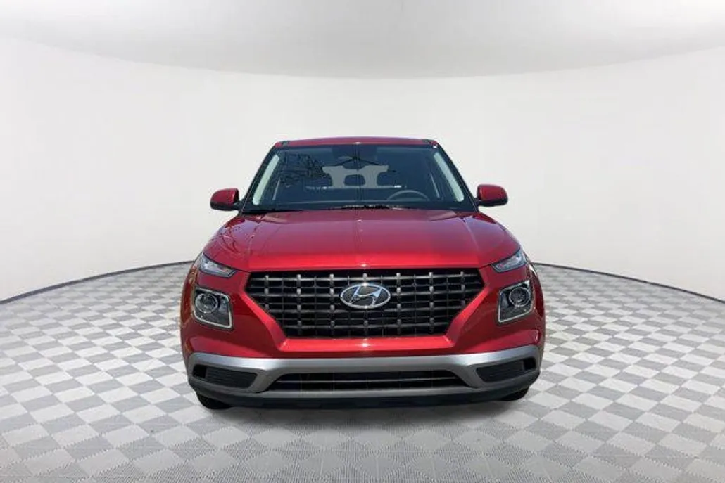 2025 Hyundai Venue SE photo 1