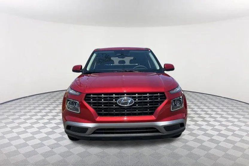 2025 Hyundai Venue SE photo 1