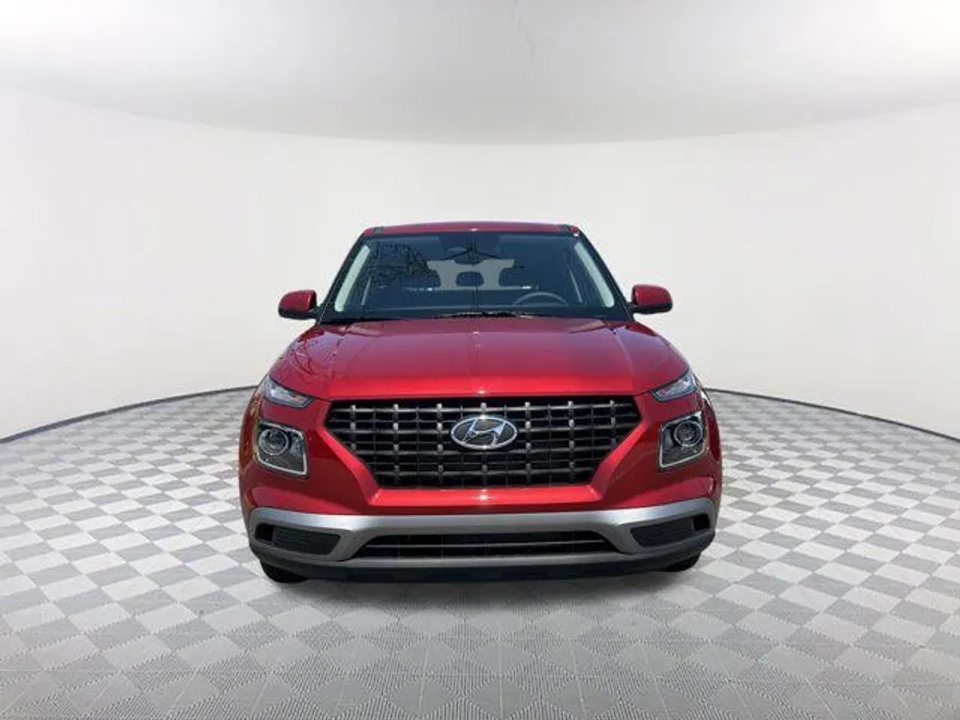 2025 Hyundai Venue SE photo 1