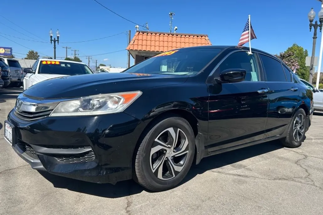 2017 Honda Accord LX photo 1