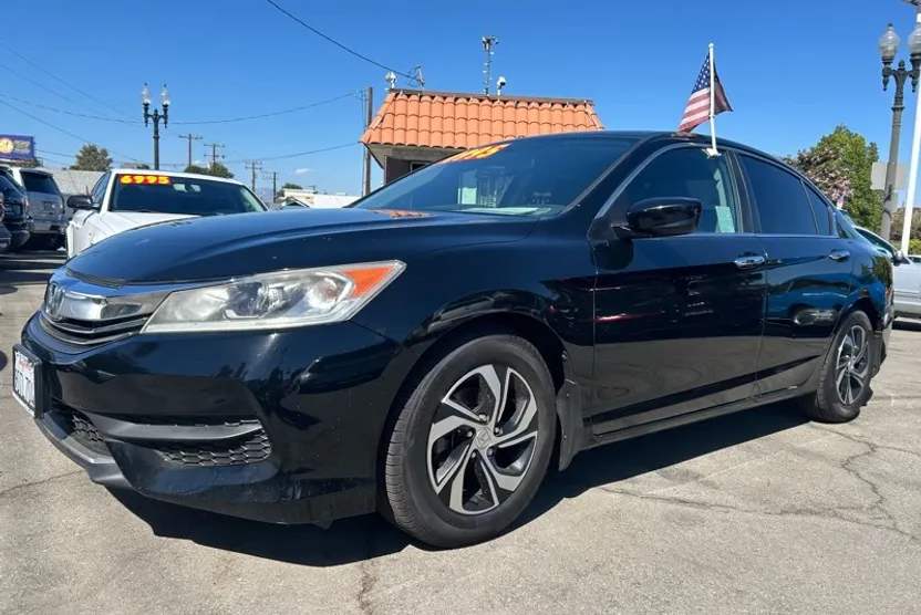 2017 Honda Accord LX photo 1