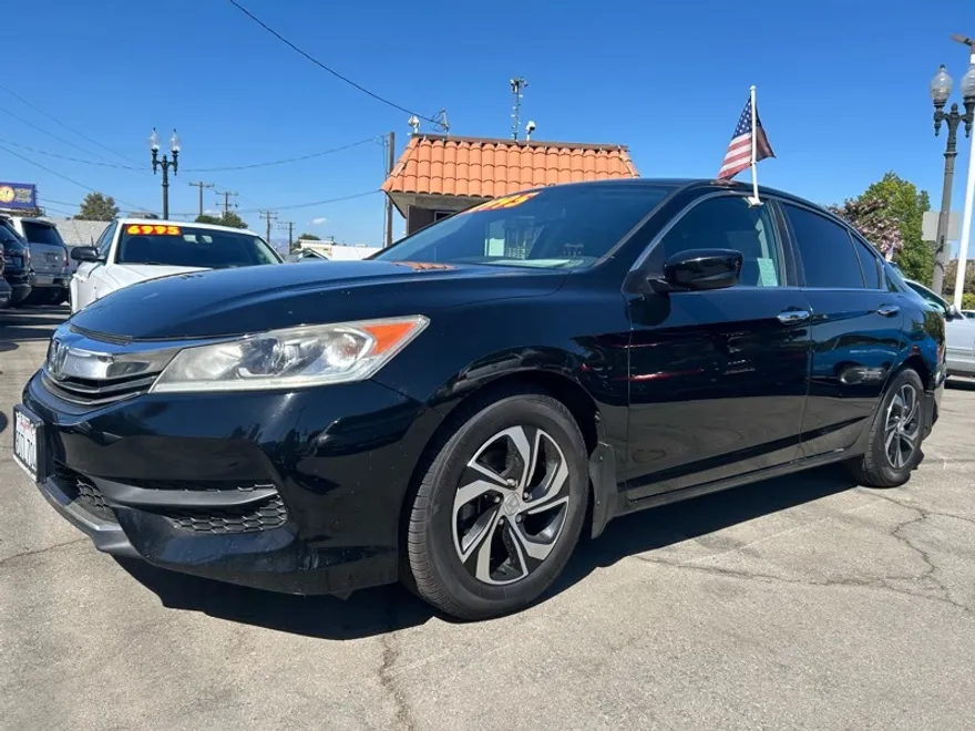 2017 Honda Accord LX photo 1