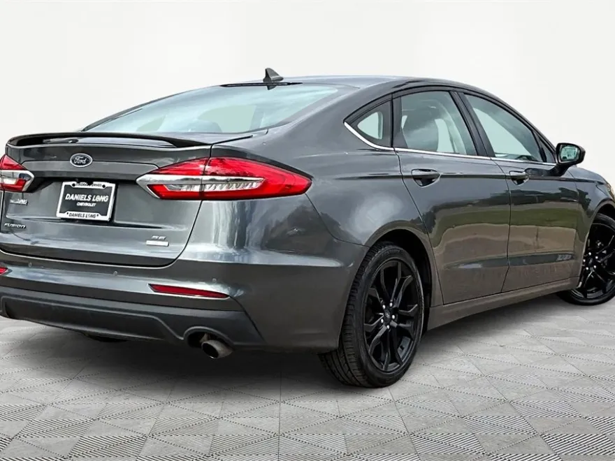 2020 Ford Fusion SE photo 1