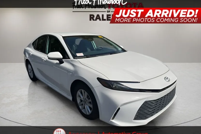 2025 Toyota Camry LE photo 1