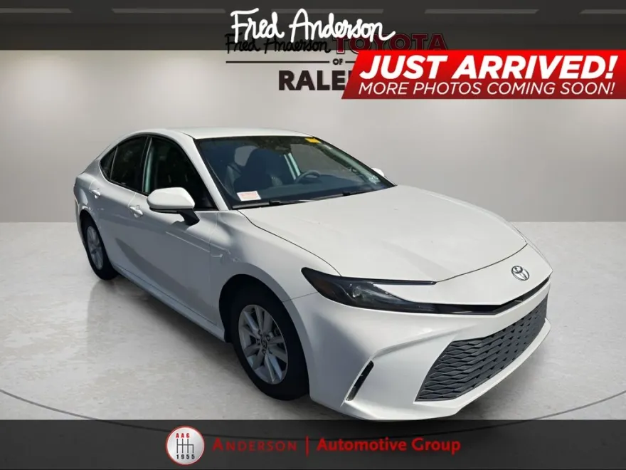 2025 Toyota Camry LE photo 1