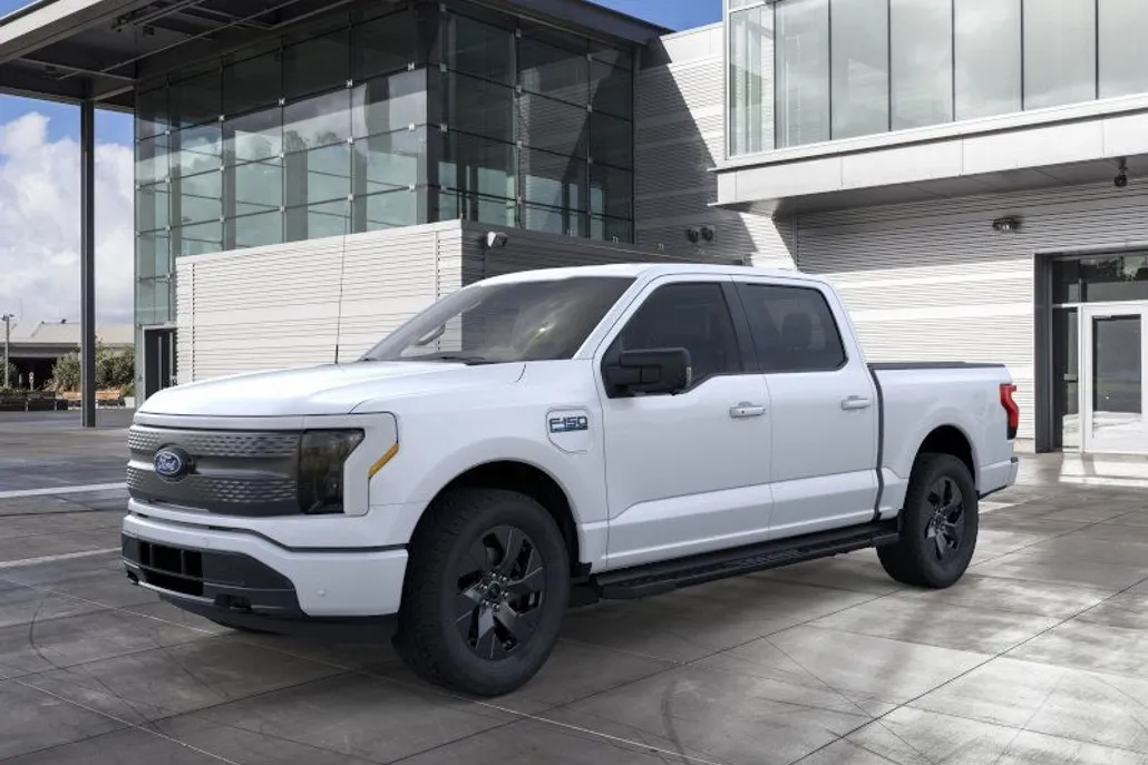 2025 Ford F-150 Lightning XLT photo 1