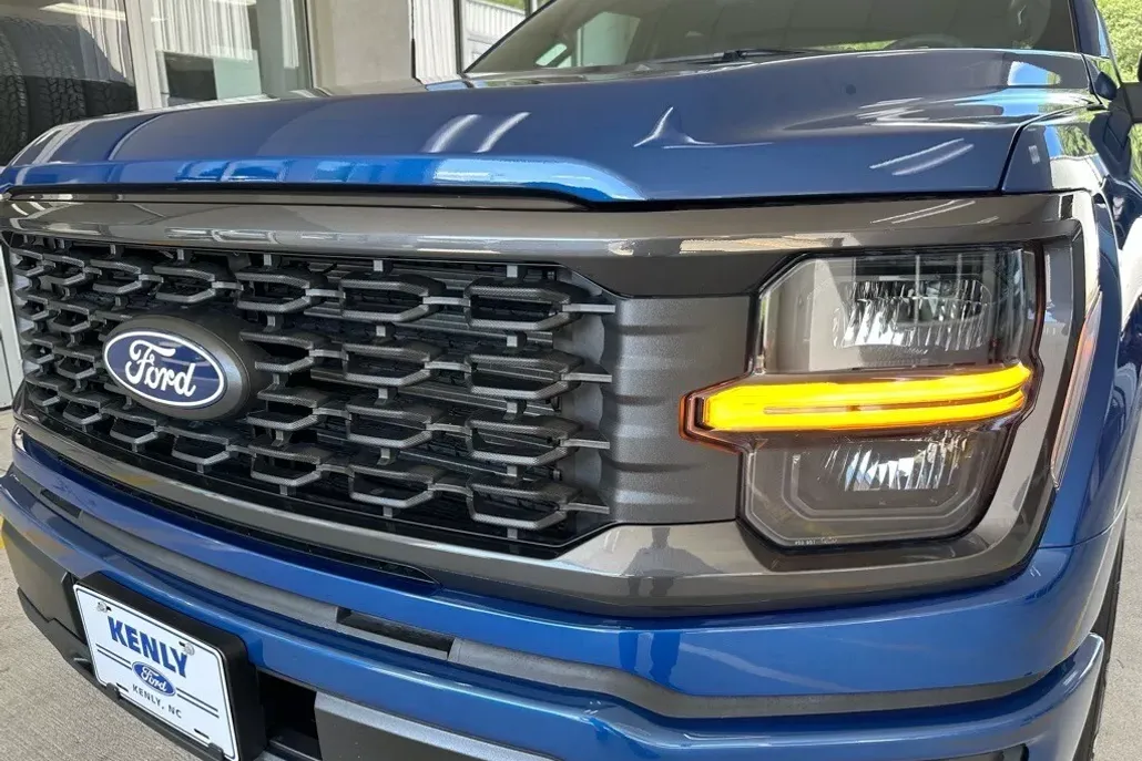 2025 Ford F-150 STX photo 1