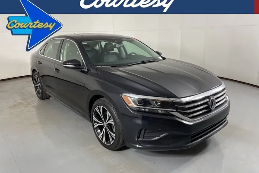2022 Volkswagen Passat 2.0T SE photo 1