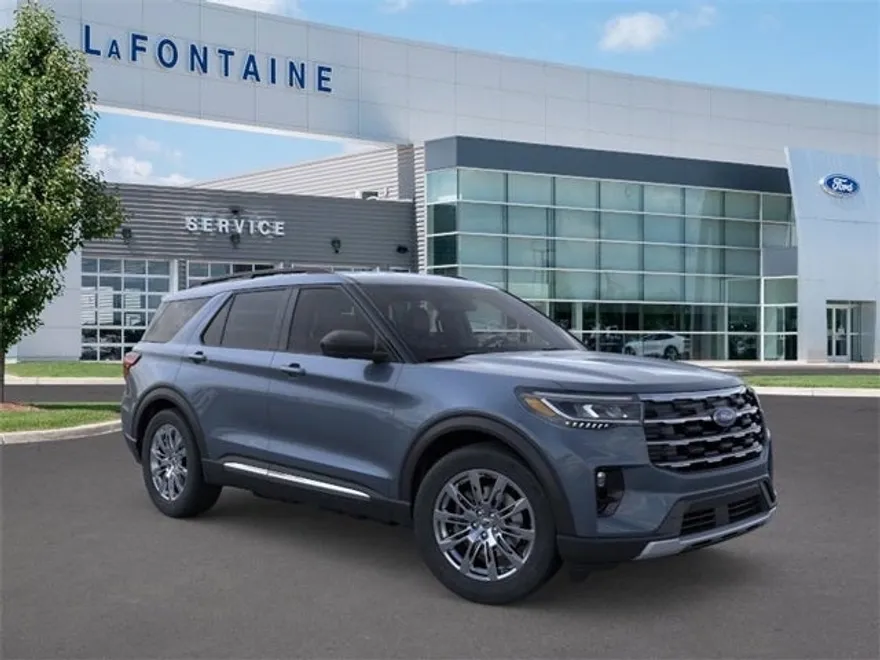 2025 Ford Explorer photo 1