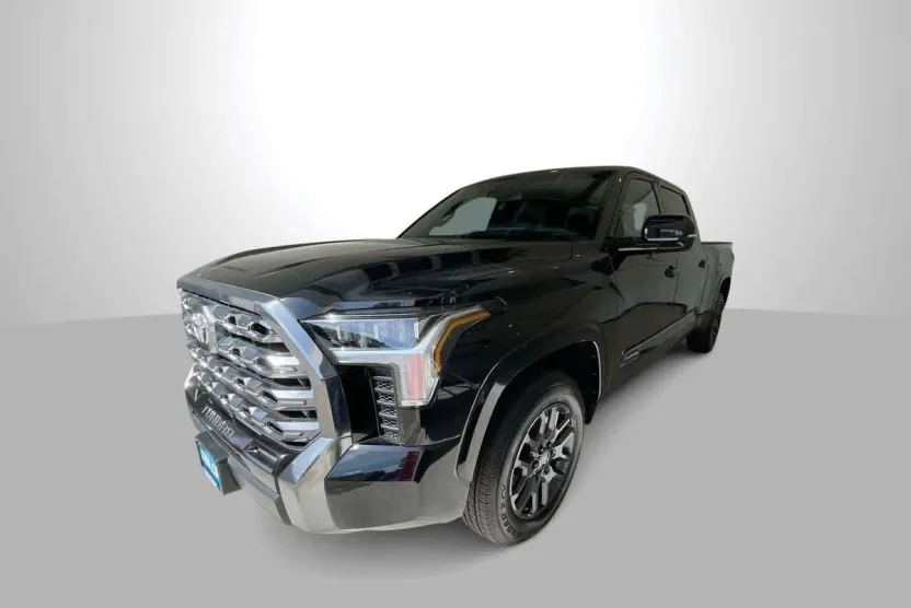 2025 Toyota Tundra Platinum CrewMax photo 1