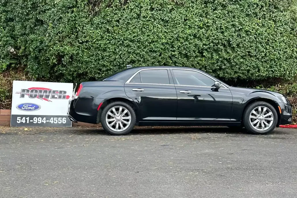 2018 Chrysler 300 Limited photo 1