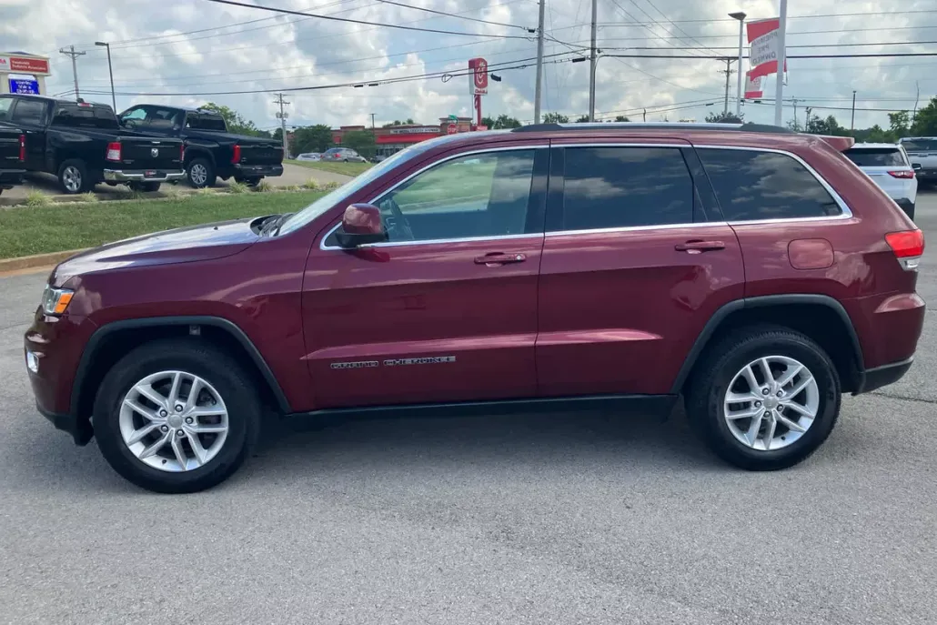 2017 Jeep Grand Cherokee Laredo photo 1