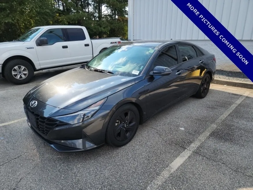 2021 Hyundai Elantra SEL photo 1