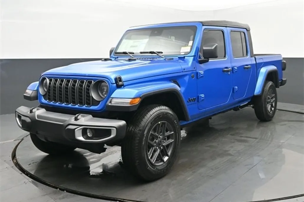 2025 Jeep Gladiator Sport photo 1