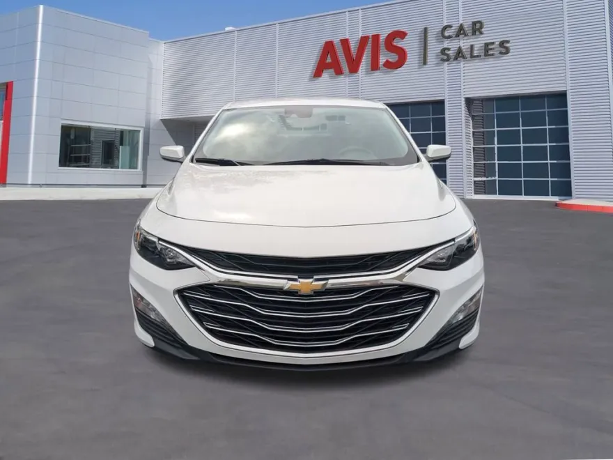 2024 Chevrolet Malibu 1LT photo 1