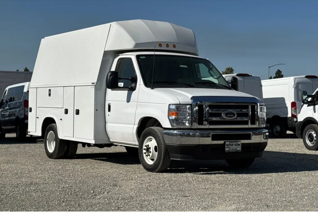 2025 Ford E-350 photo 1