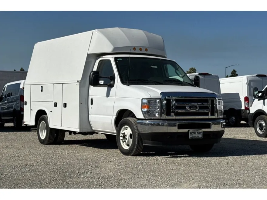 2025 Ford E-350 photo 1
