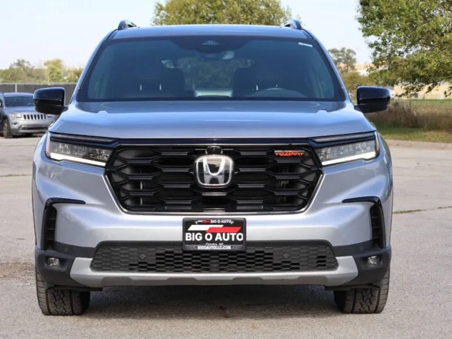 2025 Honda Pilot TrailSport photo 1
