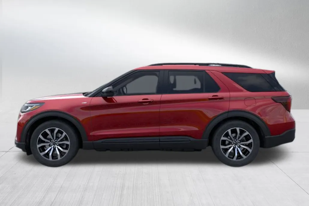 2025 Ford Explorer ST-Line photo 1