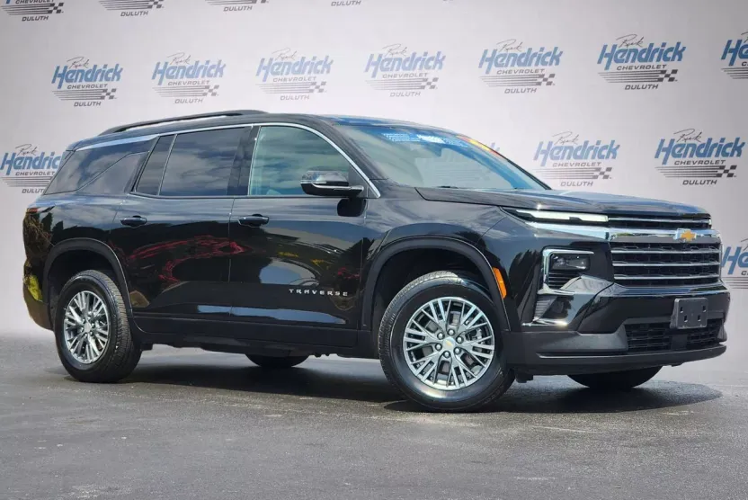 2025 Chevrolet Traverse photo 1