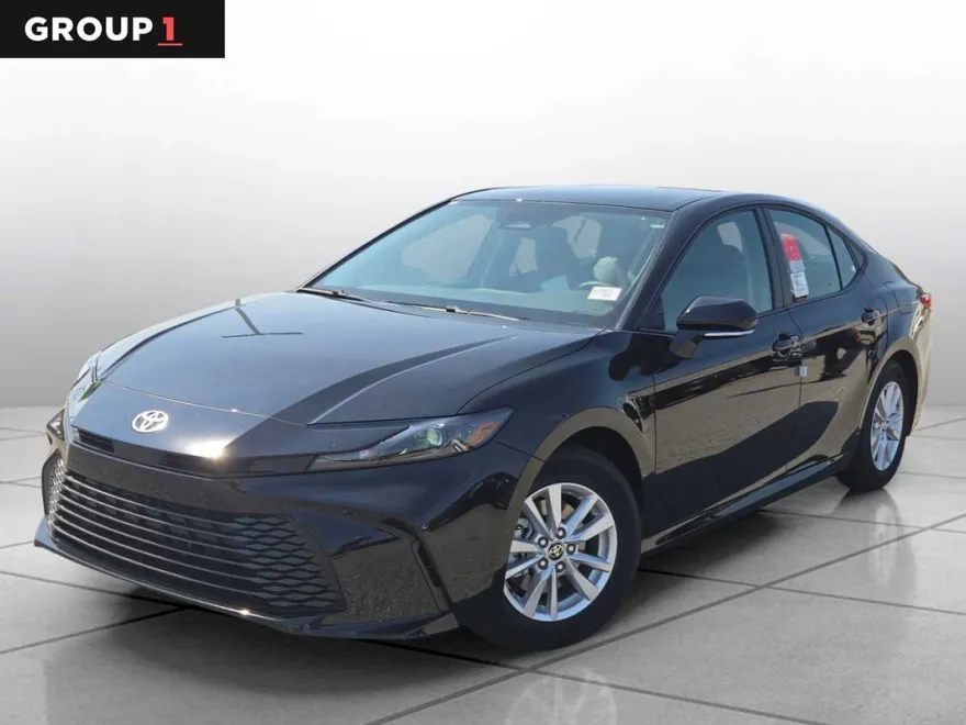 2025 Toyota Camry LE photo 1