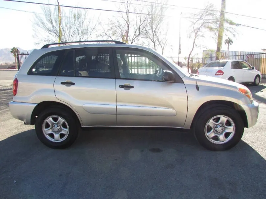2005 Toyota RAV4 photo 1