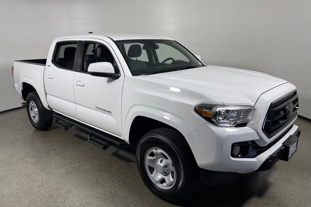 2020 Toyota Tacoma SR5 photo 1