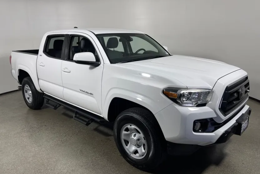 2020 Toyota Tacoma SR5 photo 1