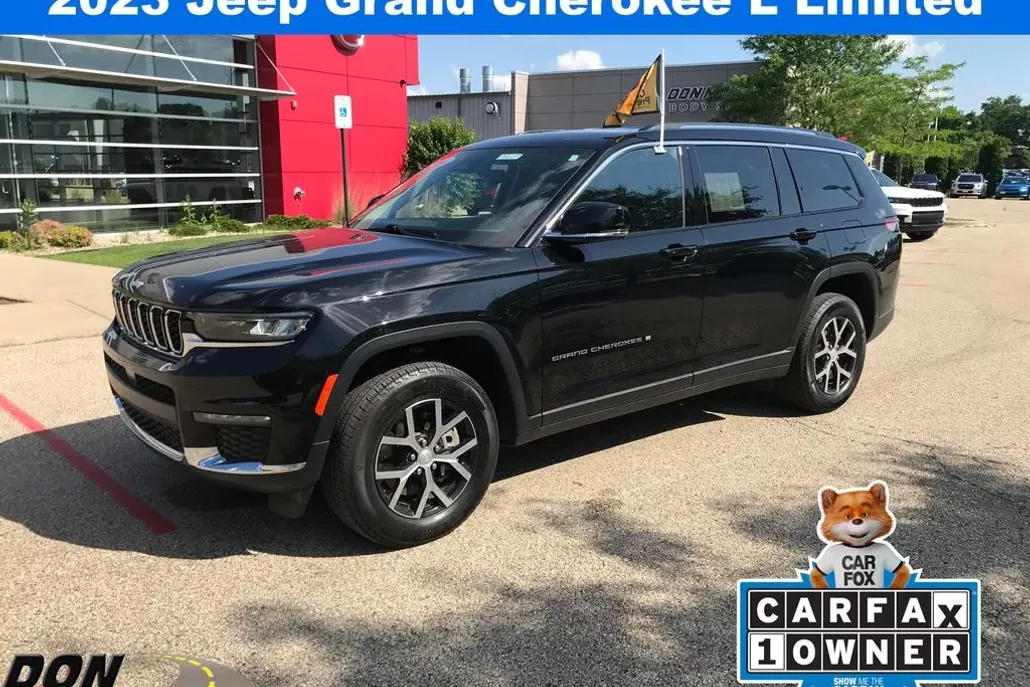 2023 Jeep Grand Cherokee Limited photo 1