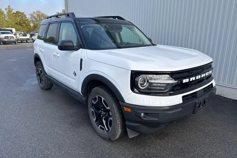 2023 Ford Bronco Sport Outer Banks photo 1