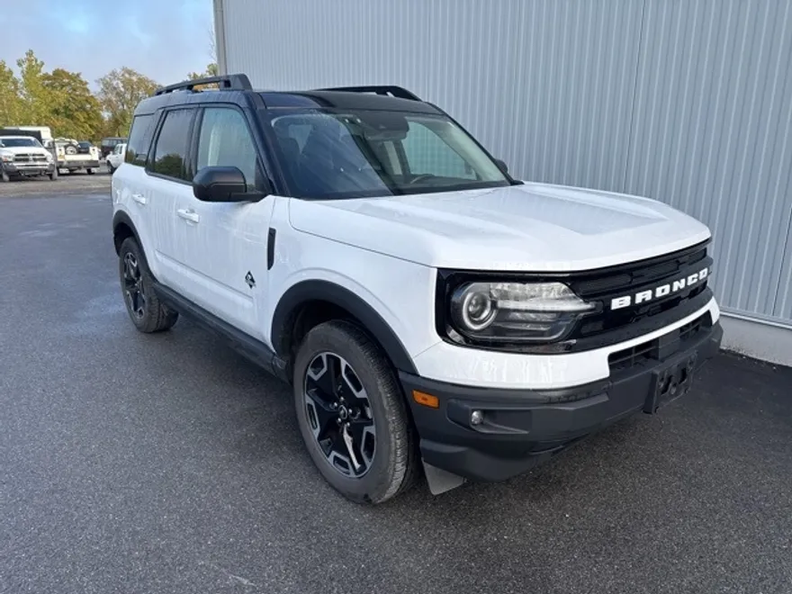 2023 Ford Bronco Sport Outer Banks photo 1
