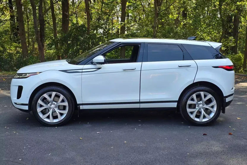 2020 Land Rover Range Rover Evoque SE photo 1