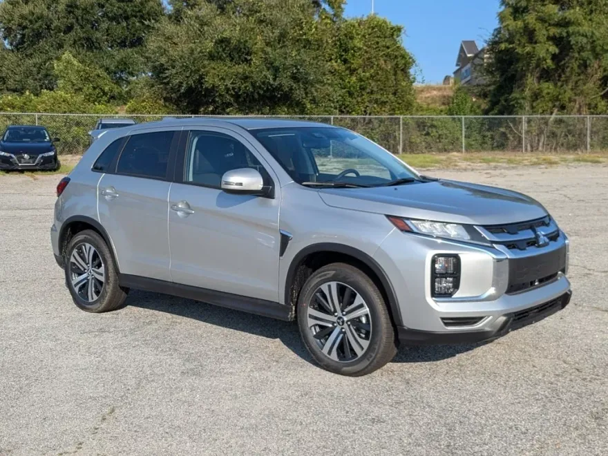 2025 Mitsubishi Outlander Sport SE photo 1