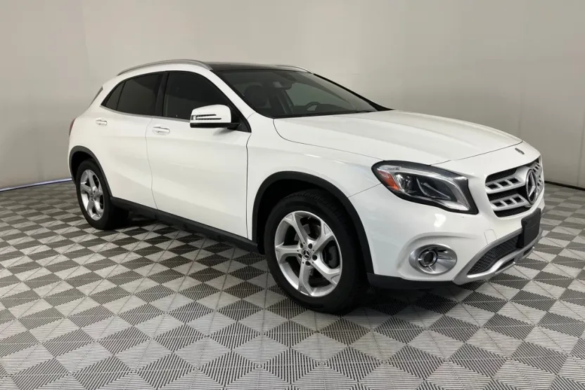 2018 Mercedes Benz GLA 250 photo 1