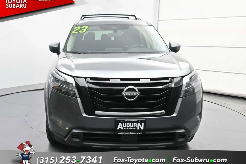 2023 Nissan Pathfinder SV photo 1