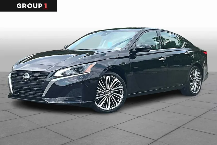 2023 Nissan Altima 2.5 SL photo 1