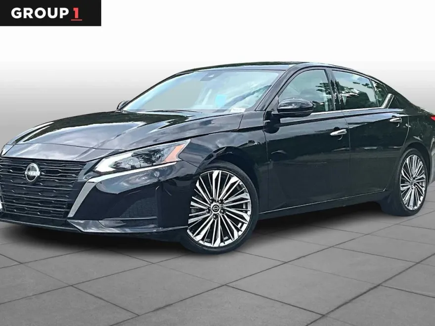 2023 Nissan Altima 2.5 SL photo 1
