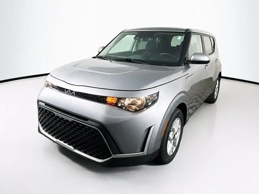 2025 Kia Soul LX photo 1
