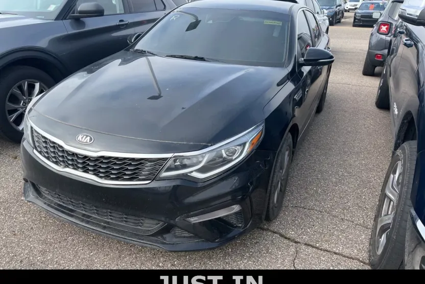 2020 Kia Optima LX photo 1