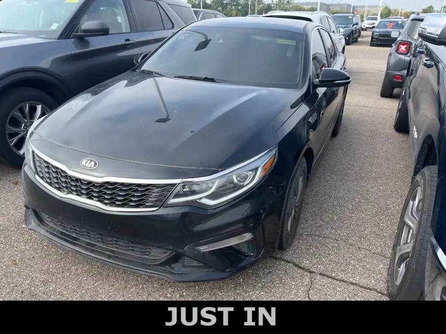 2020 Kia Optima LX photo 1